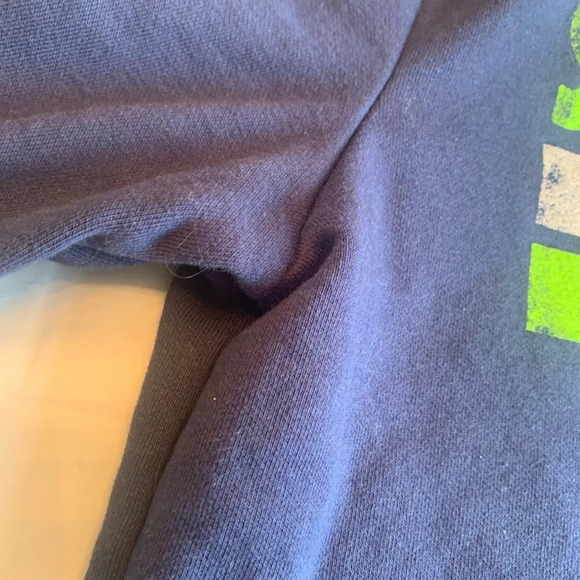 🏈 Seattle Seahawks Blue  Sweater - Youth Size LG 🏈 - Picture 10 of 10
